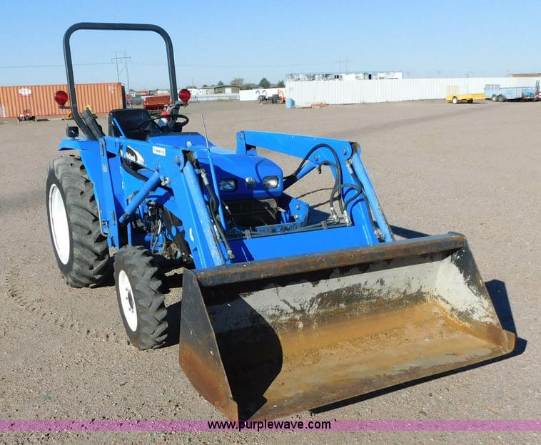 image for item AW9377 2011 New Holland TC30 MFWD tractor