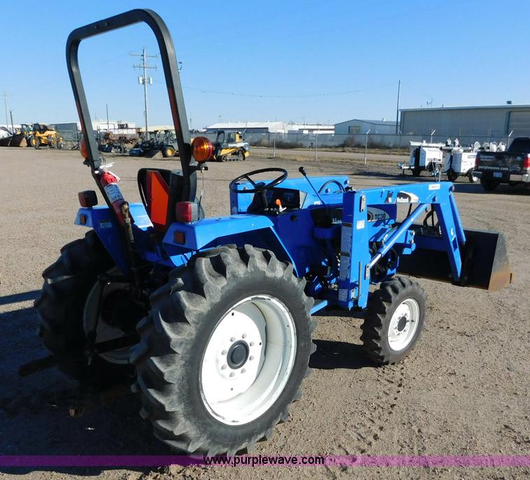 image for item AW9377 2011 New Holland TC30 MFWD tractor