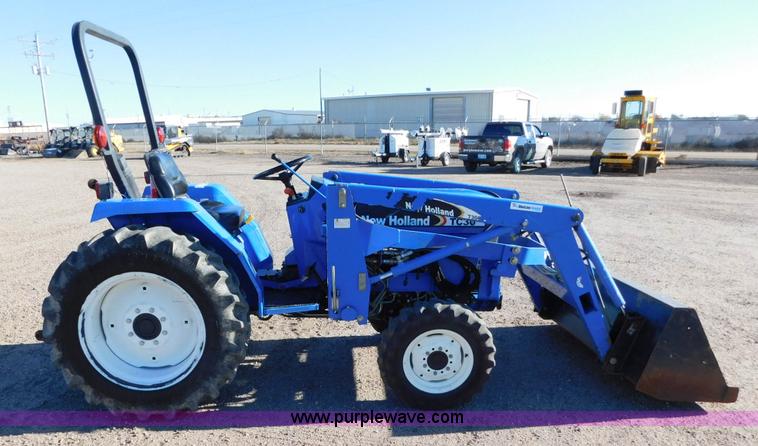 image for item AW9377 2011 New Holland TC30 MFWD tractor