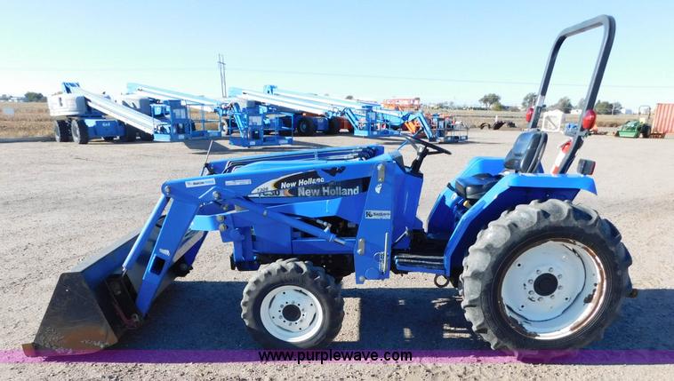 image for item AW9377 2011 New Holland TC30 MFWD tractor