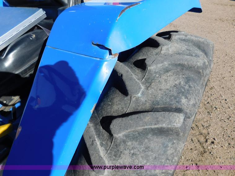 image for item AW9377 2011 New Holland TC30 MFWD tractor