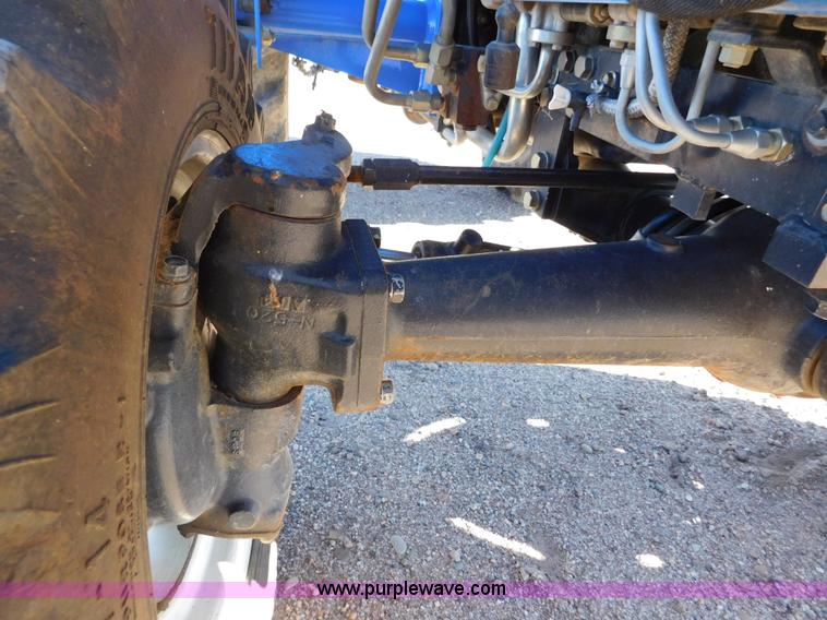 image for item AW9377 2011 New Holland TC30 MFWD tractor