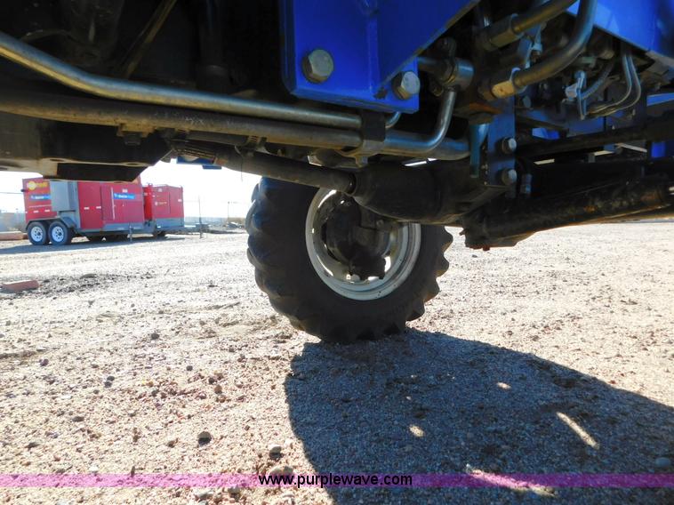 image for item AW9377 2011 New Holland TC30 MFWD tractor