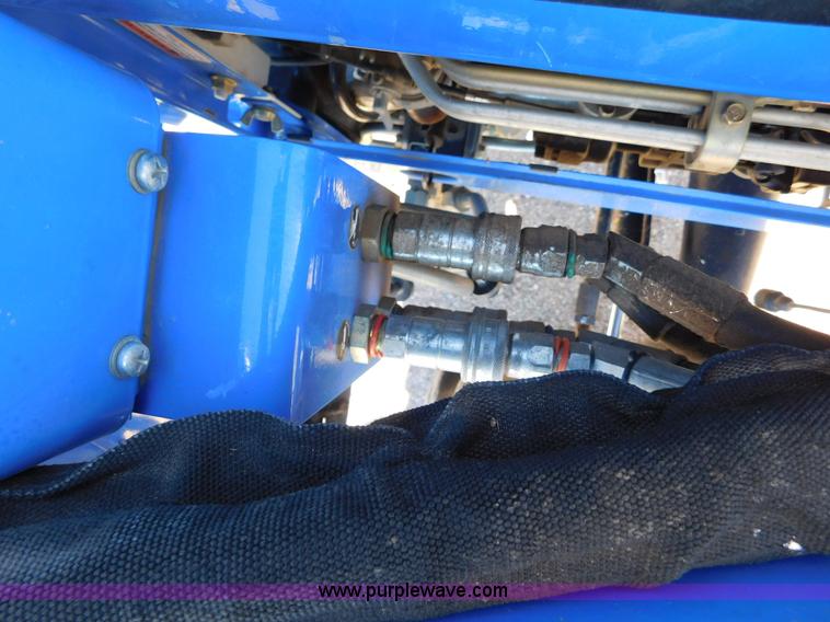 image for item AW9377 2011 New Holland TC30 MFWD tractor