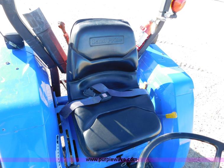 image for item AW9377 2011 New Holland TC30 MFWD tractor