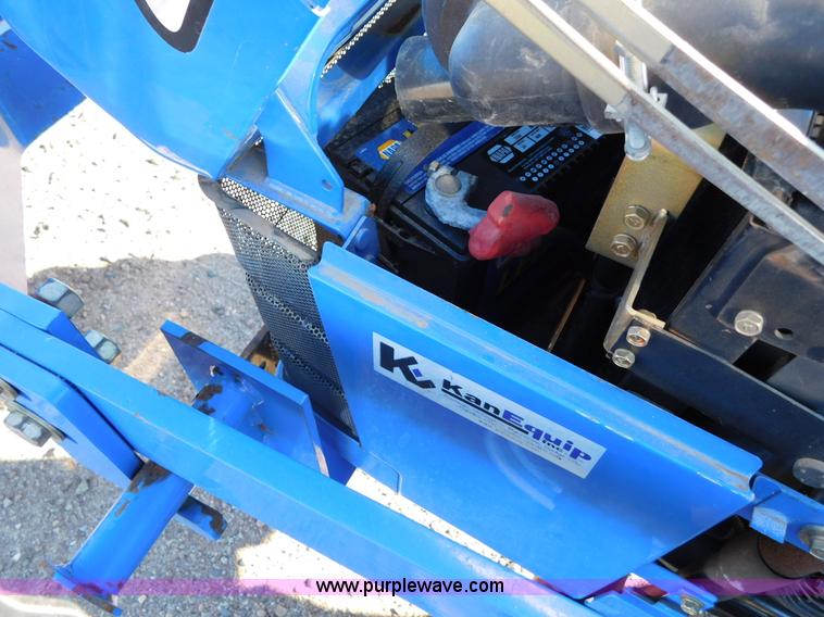 image for item AW9377 2011 New Holland TC30 MFWD tractor