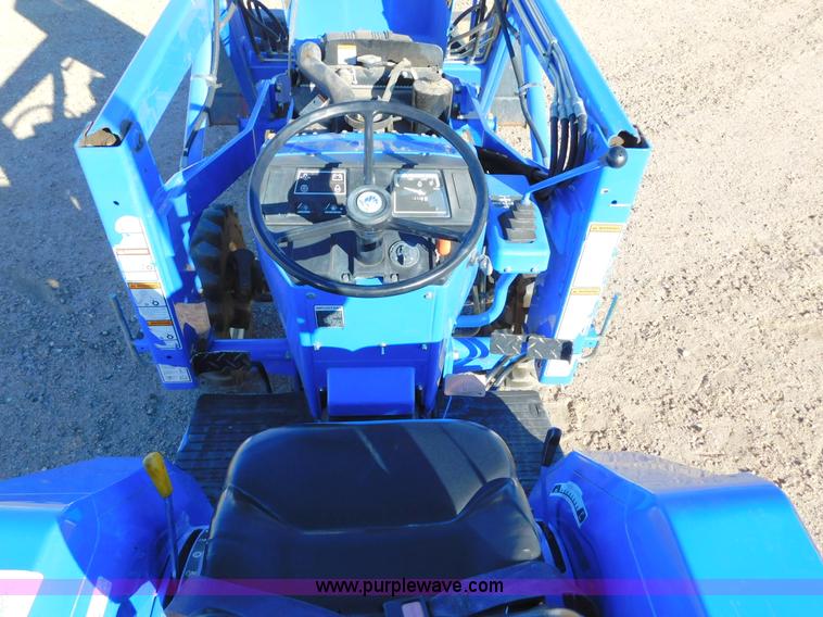 image for item AW9377 2011 New Holland TC30 MFWD tractor