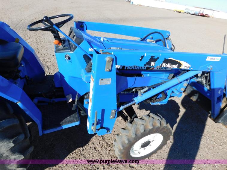 image for item AW9377 2011 New Holland TC30 MFWD tractor