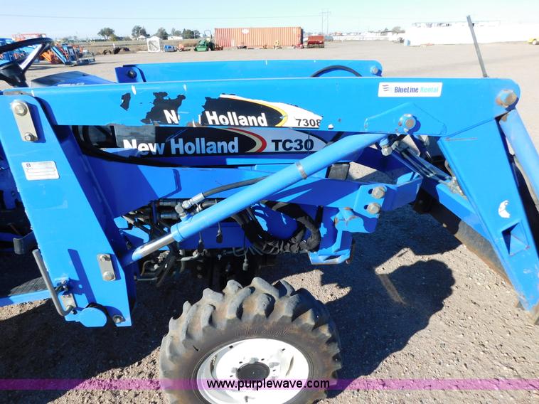 image for item AW9377 2011 New Holland TC30 MFWD tractor