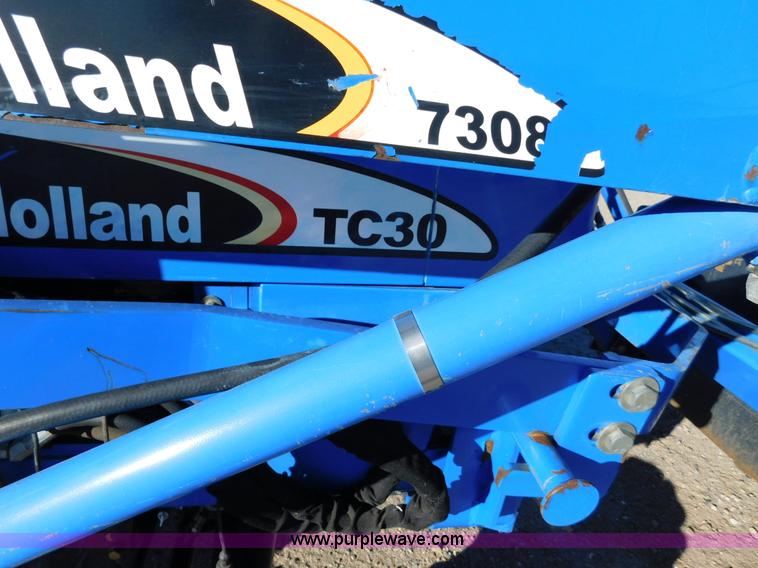 image for item AW9377 2011 New Holland TC30 MFWD tractor