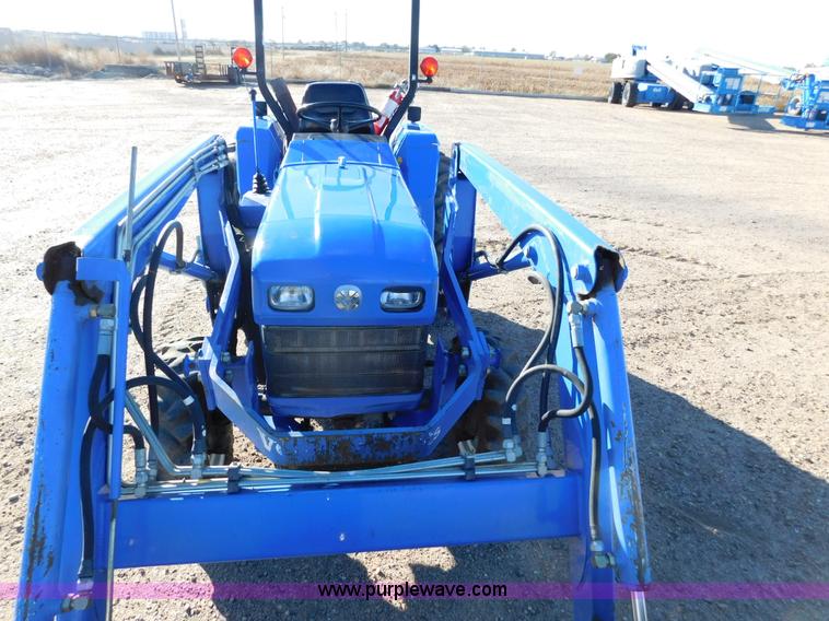 image for item AW9377 2011 New Holland TC30 MFWD tractor