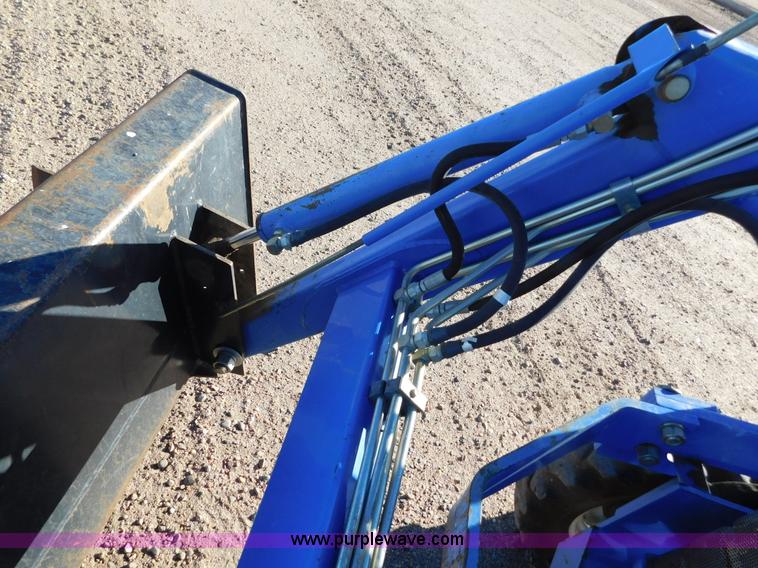 image for item AW9377 2011 New Holland TC30 MFWD tractor