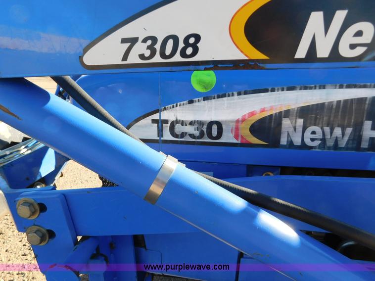 image for item AW9377 2011 New Holland TC30 MFWD tractor