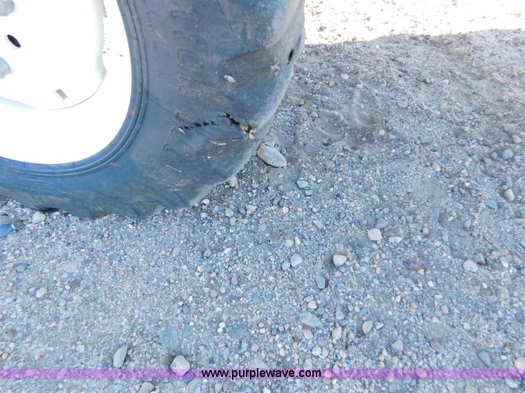 image for item AW9377 2011 New Holland TC30 MFWD tractor