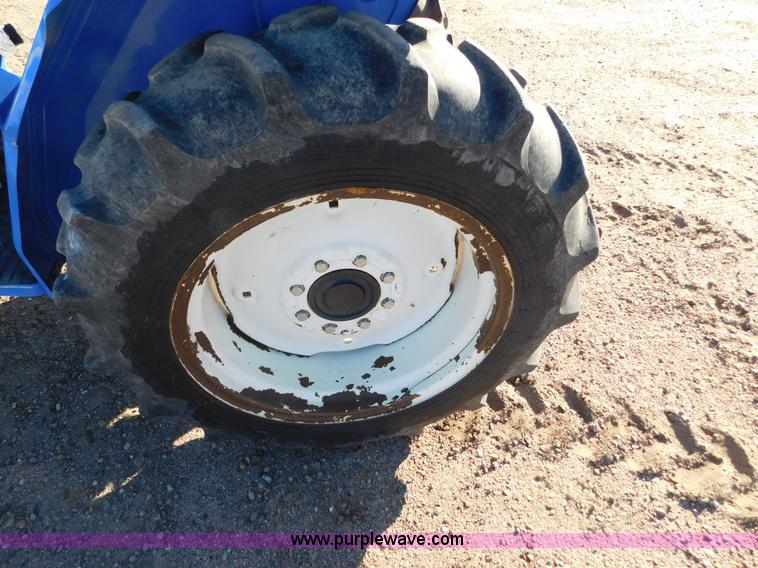 image for item AW9377 2011 New Holland TC30 MFWD tractor