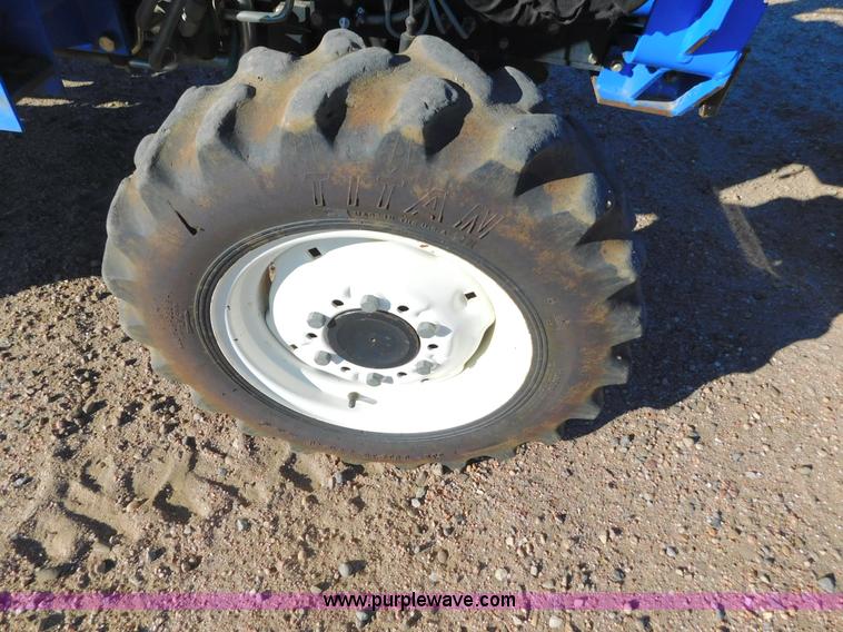 image for item AW9377 2011 New Holland TC30 MFWD tractor