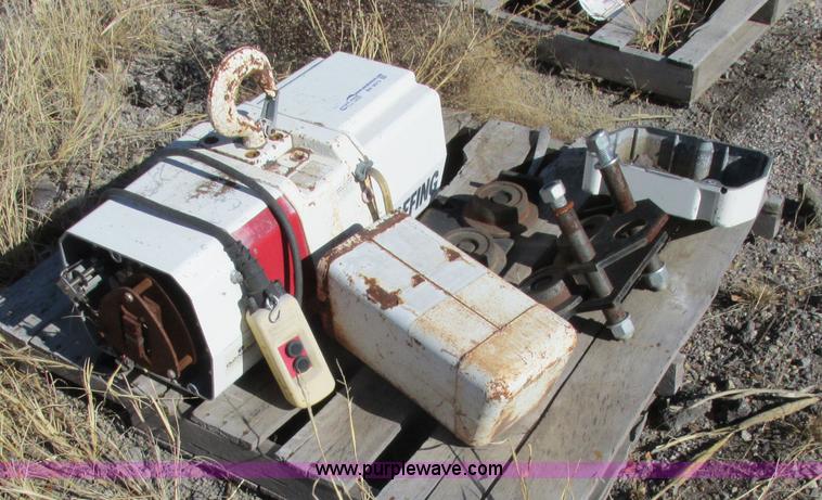 image for item BK9073 Coffin hoist