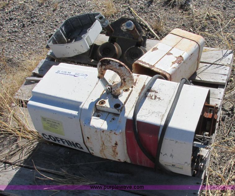 image for item BK9073 Coffin hoist