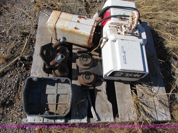 image for item BK9073 Coffin hoist