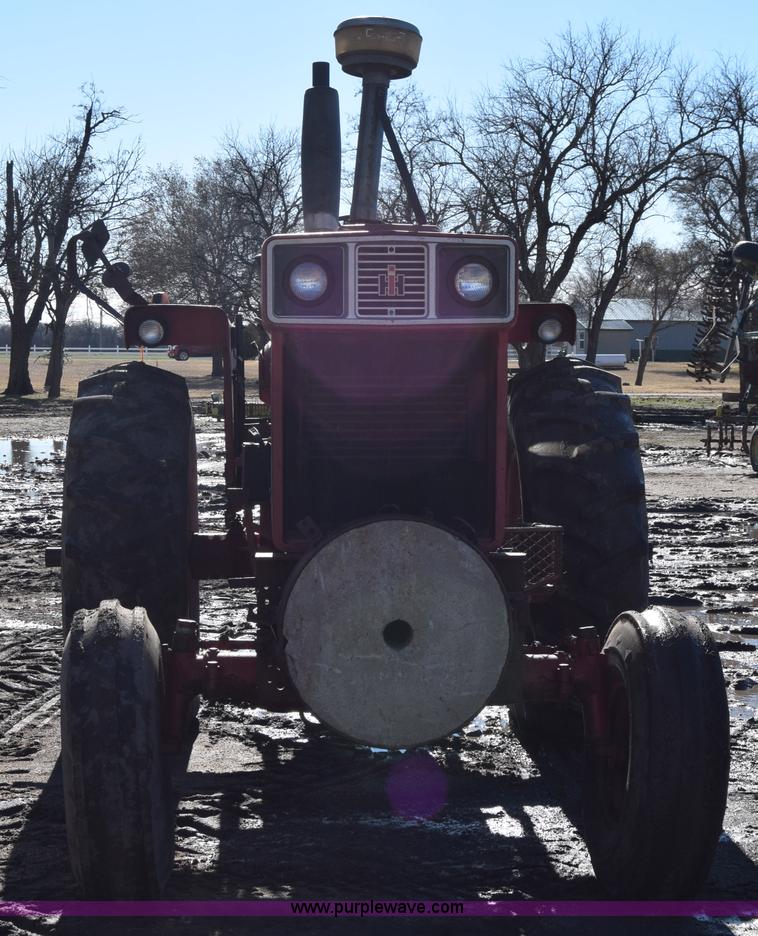 image for item BK9854 International 766 tractor