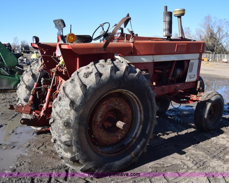 image for item BK9854 International 766 tractor