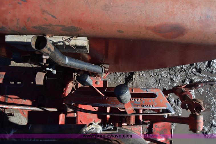 image for item BK9854 International 766 tractor