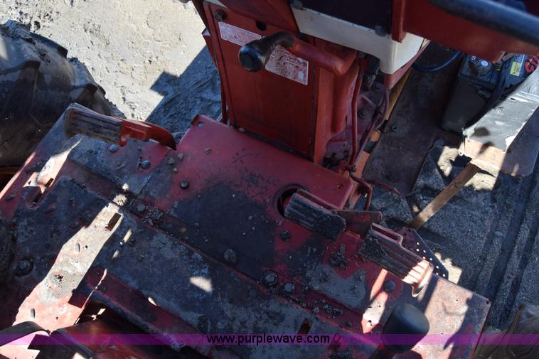 image for item BK9854 International 766 tractor