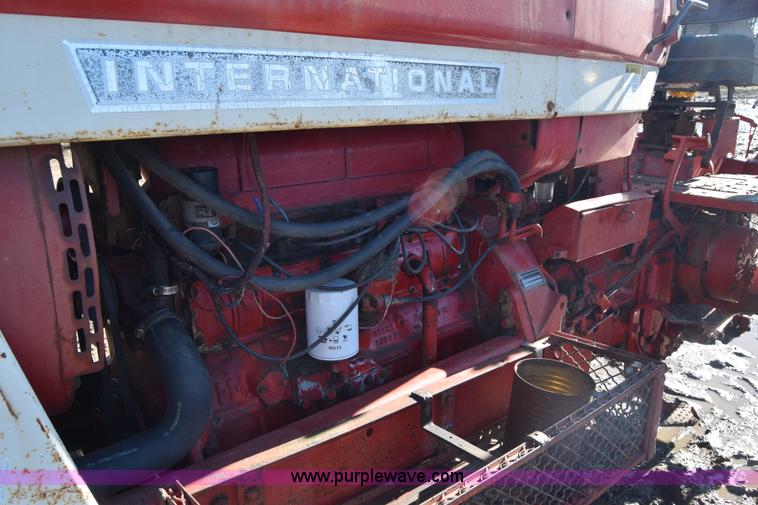 image for item BK9854 International 766 tractor