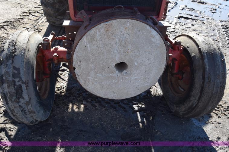 image for item BK9854 International 766 tractor