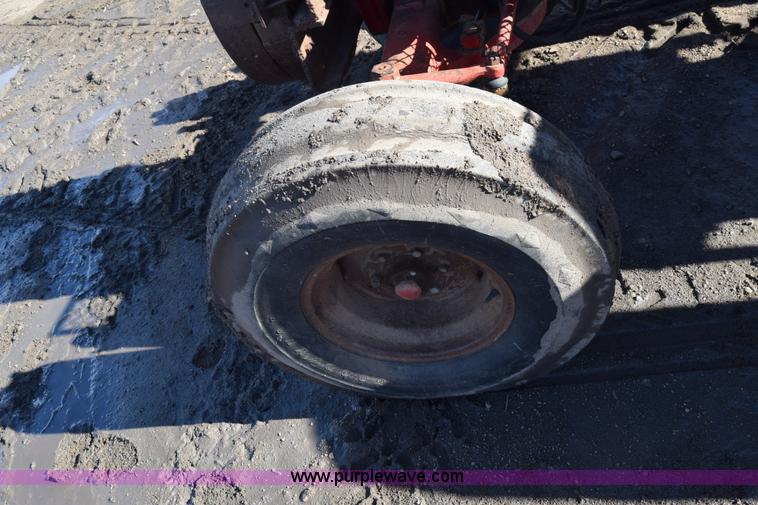 image for item BK9854 International 766 tractor