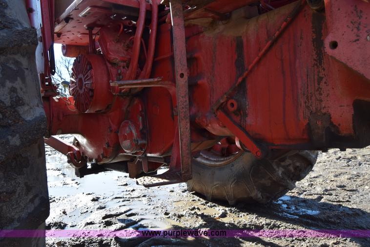 image for item BK9854 International 766 tractor