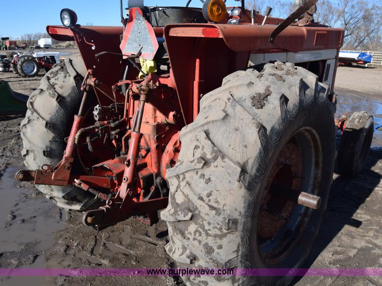 image for item BK9854 International 766 tractor