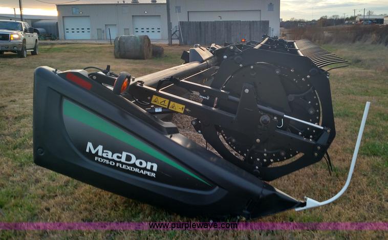 image for item BR9415 2015 MacDon FD75 flex head
