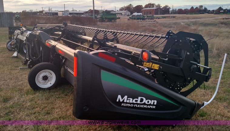 image for item BR9415 2015 MacDon FD75 flex head
