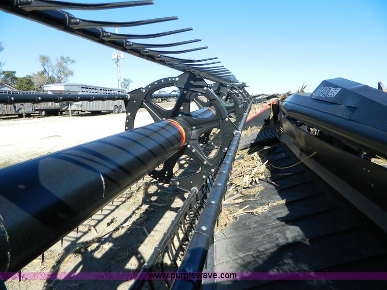 image for item BT9962 2010 Case IH 2142 rigid head