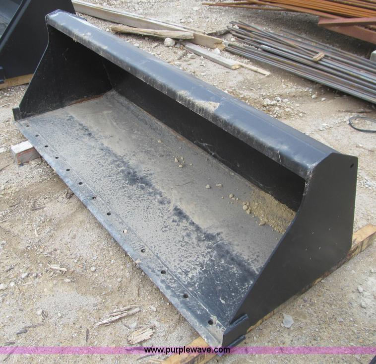 image for item E1233 Loader bucket
