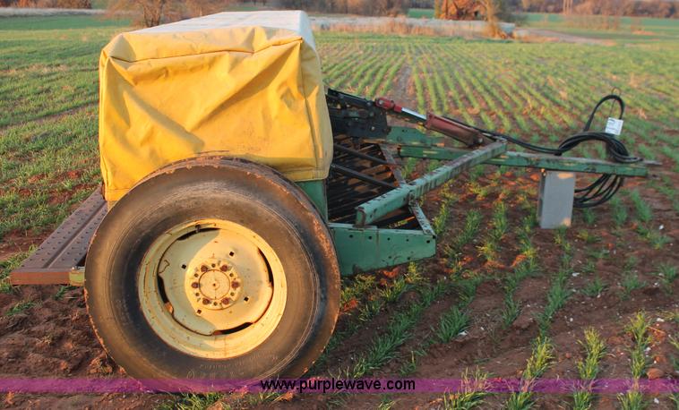 image for item H8019 John Deere 8350 grain drill