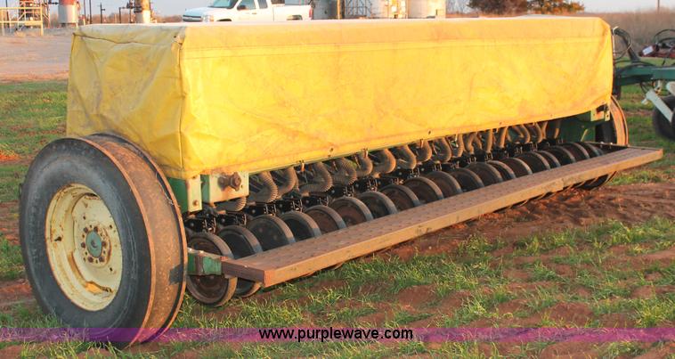 image for item H8019 John Deere 8350 grain drill