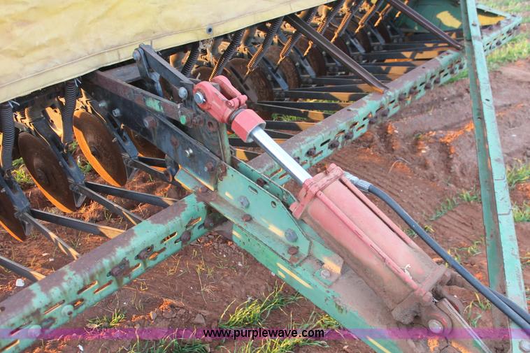 image for item H8019 John Deere 8350 grain drill