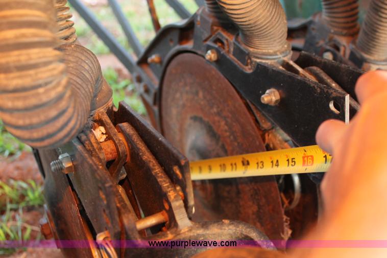 image for item H8019 John Deere 8350 grain drill