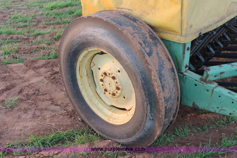 image for item H8019 John Deere 8350 grain drill