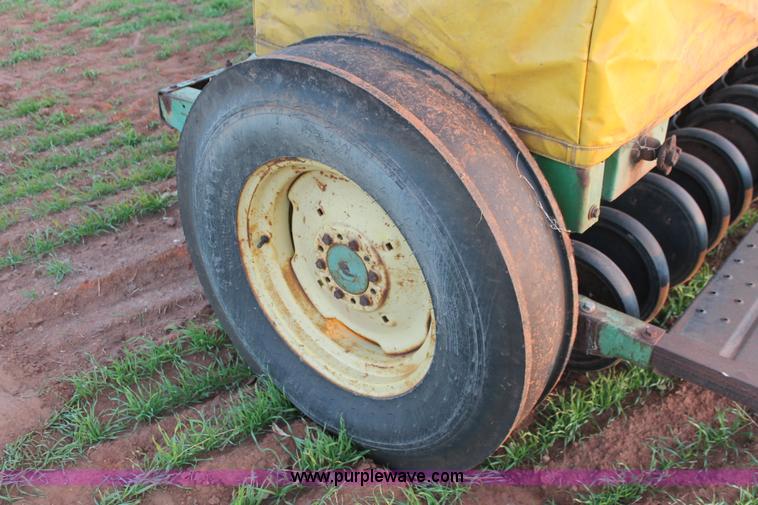 image for item H8019 John Deere 8350 grain drill