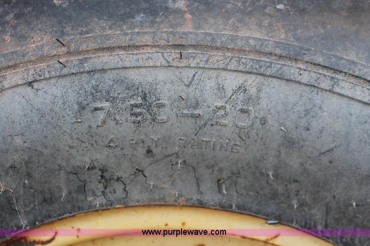 image for item H8019 John Deere 8350 grain drill