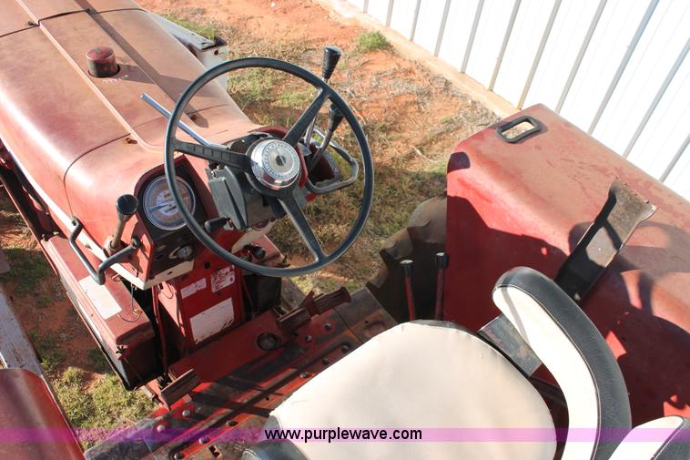 image for item H8035 1967 International Farmall 856 tractor