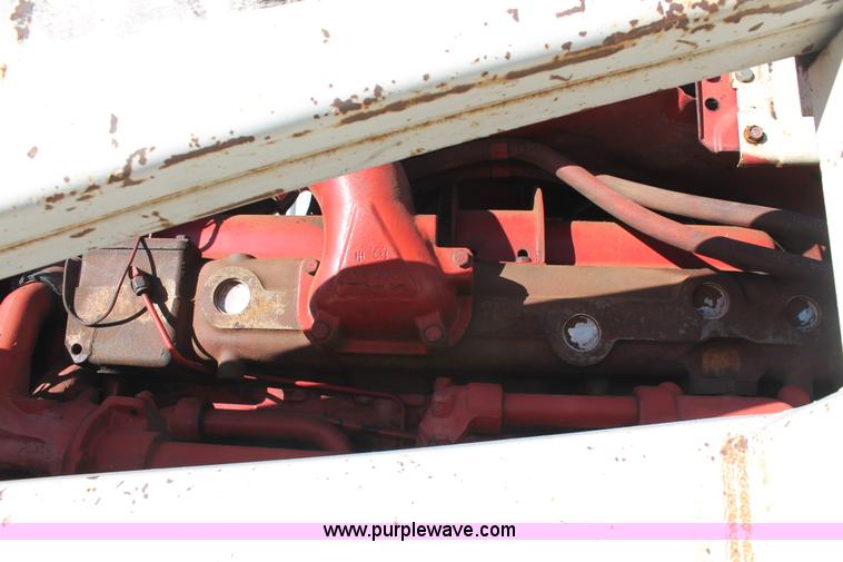 image for item H8035 1967 International Farmall 856 tractor