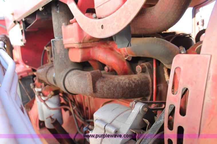 image for item H8035 1967 International Farmall 856 tractor