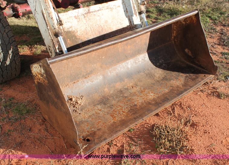 image for item H8035 1967 International Farmall 856 tractor