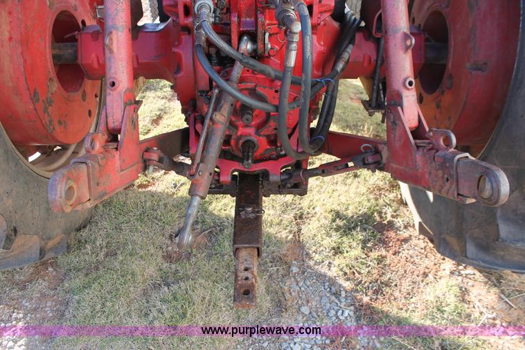 image for item H8035 1967 International Farmall 856 tractor