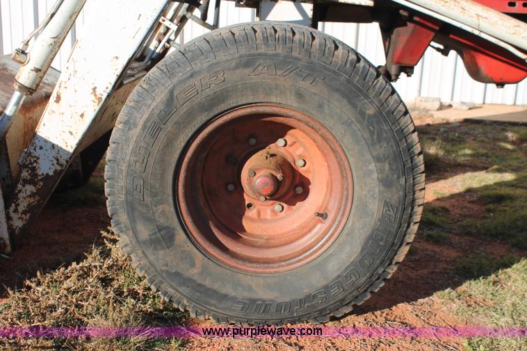 image for item H8035 1967 International Farmall 856 tractor