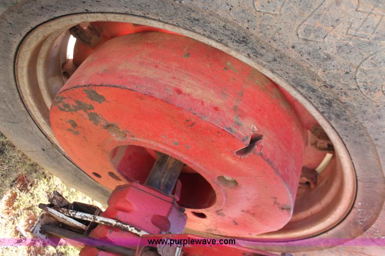 image for item H8035 1967 International Farmall 856 tractor